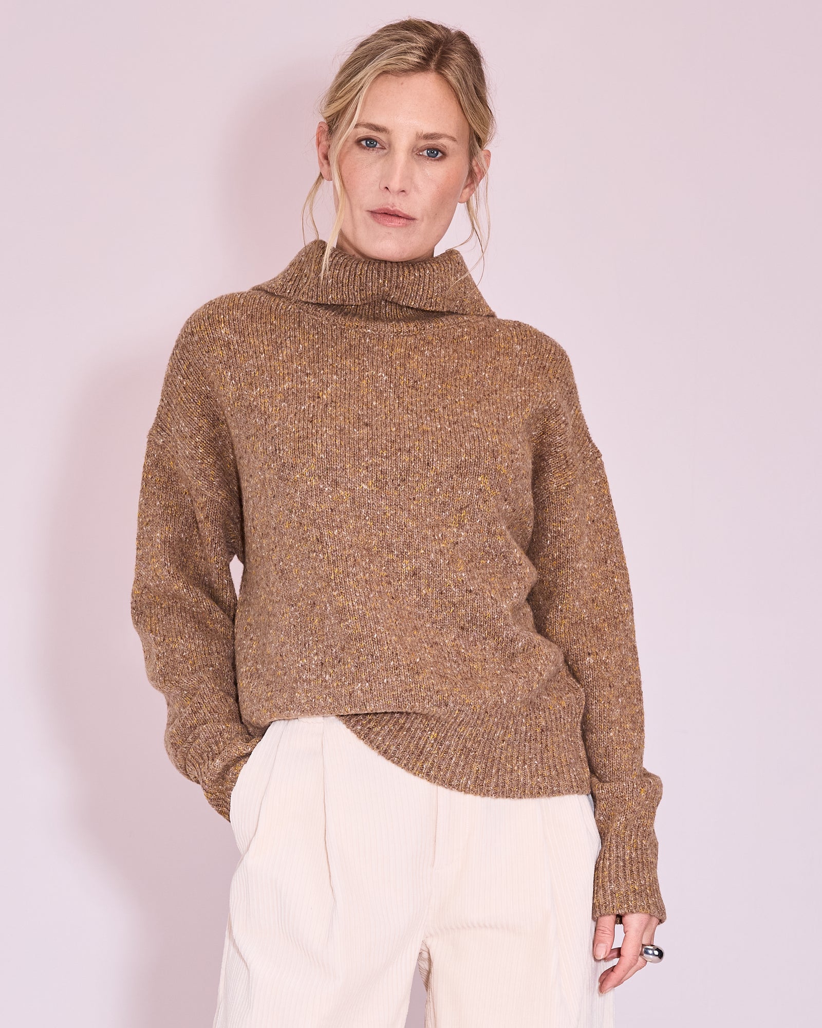 Joure trui in camel / corn