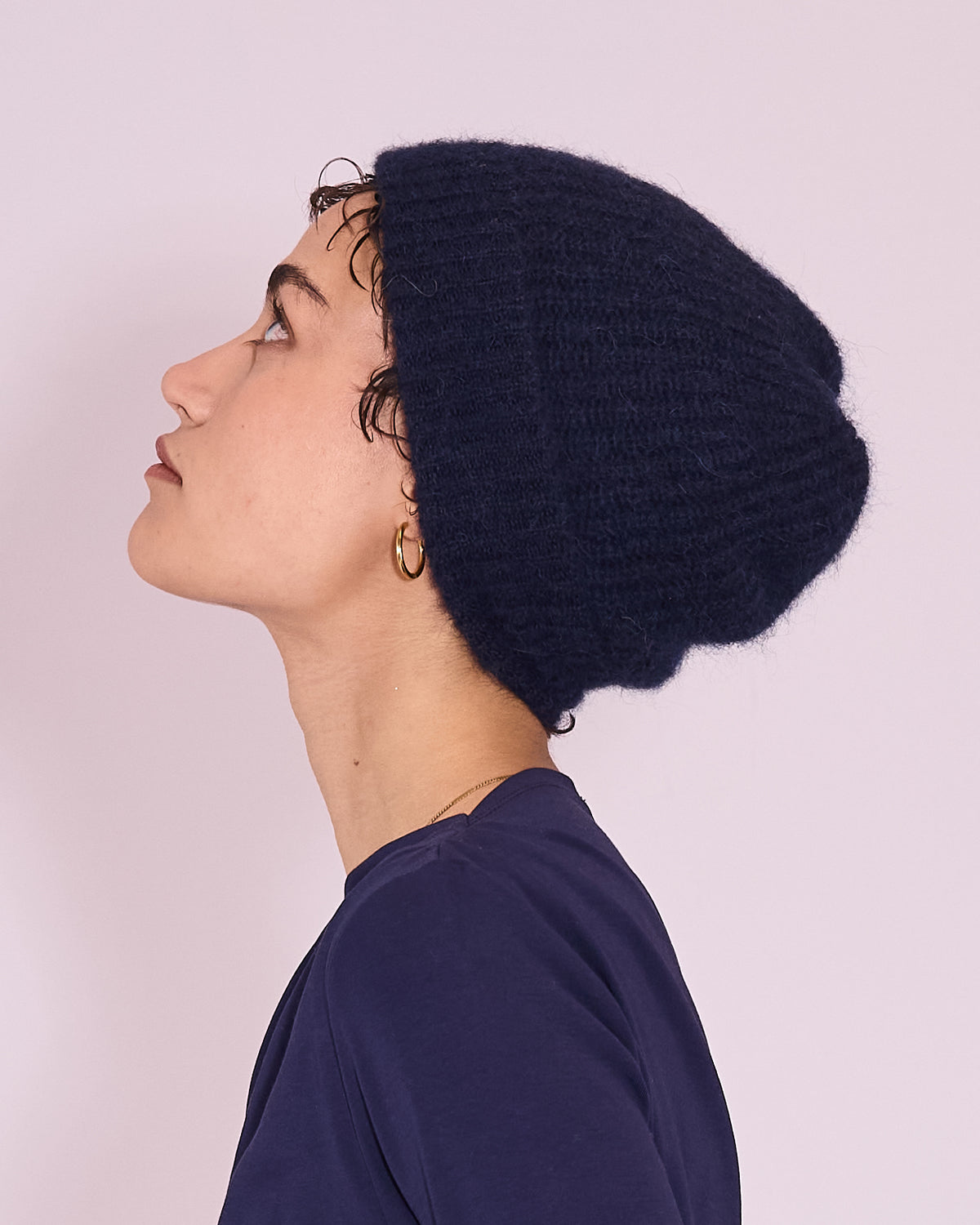Janella muts in midnight blue