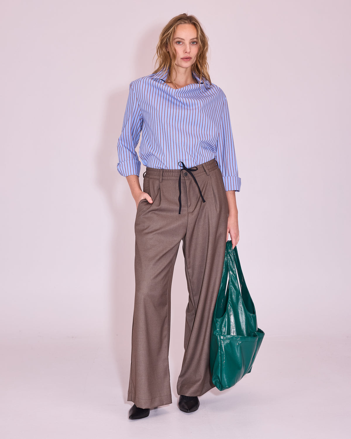 NVW26P003X-J2000-715-WB.jpg