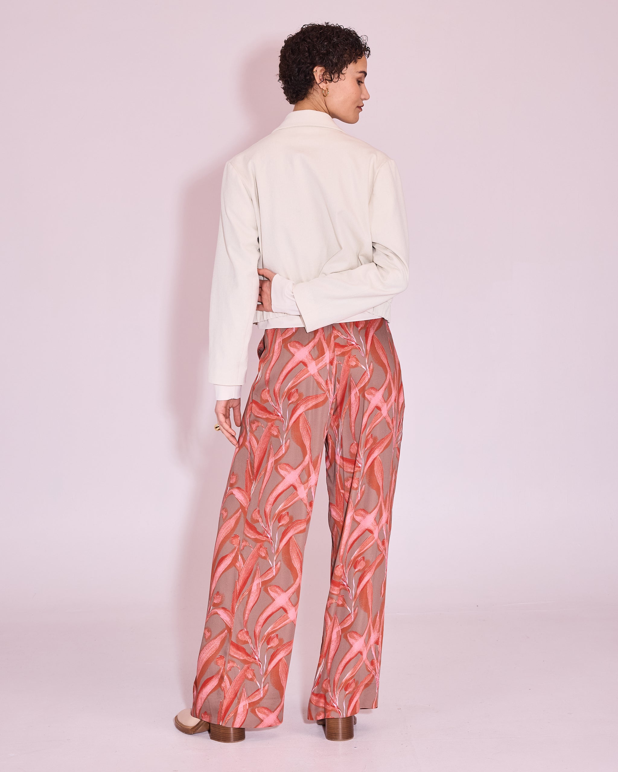 Haiko trousers in red leaves