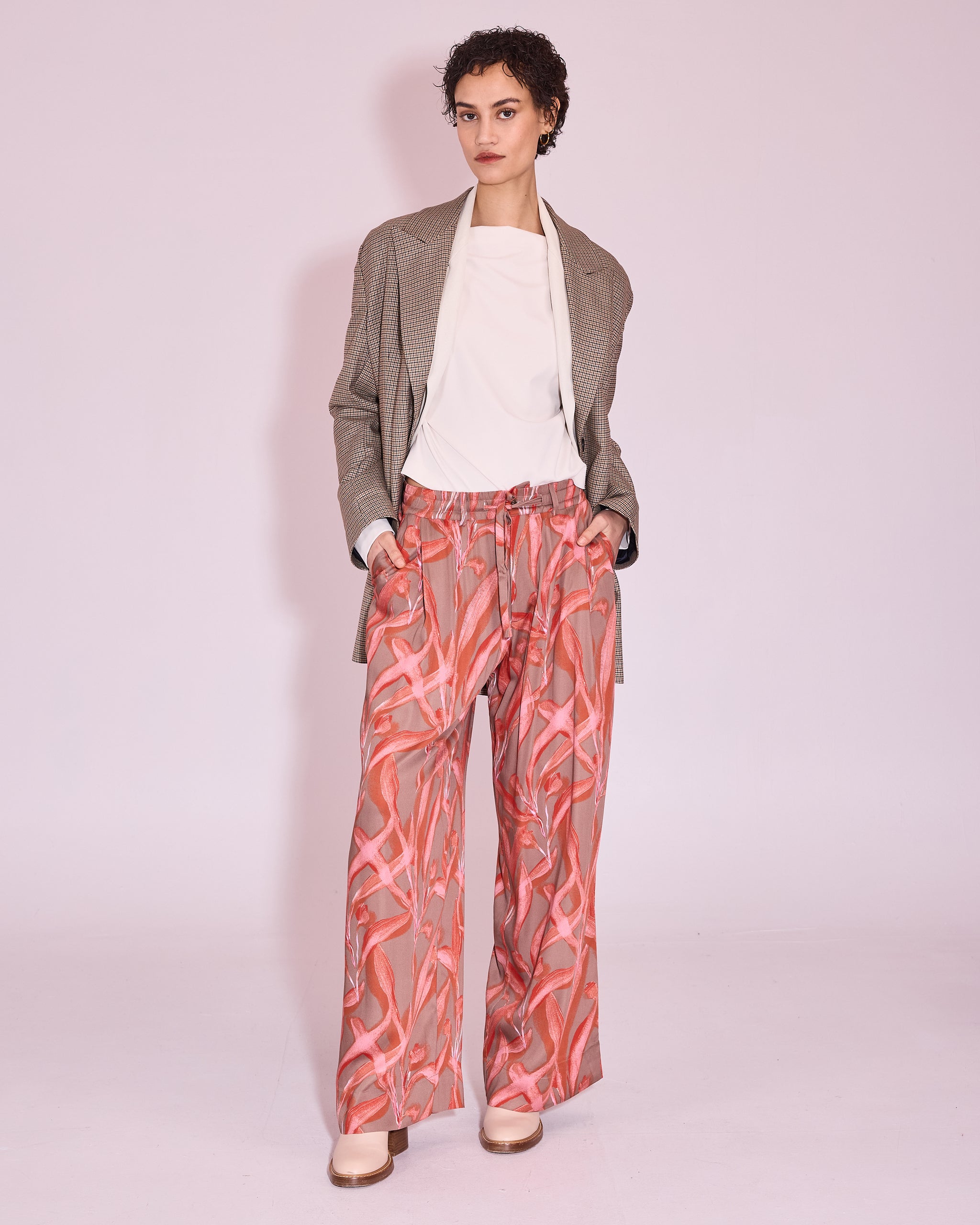 Haiko trousers in red leaves