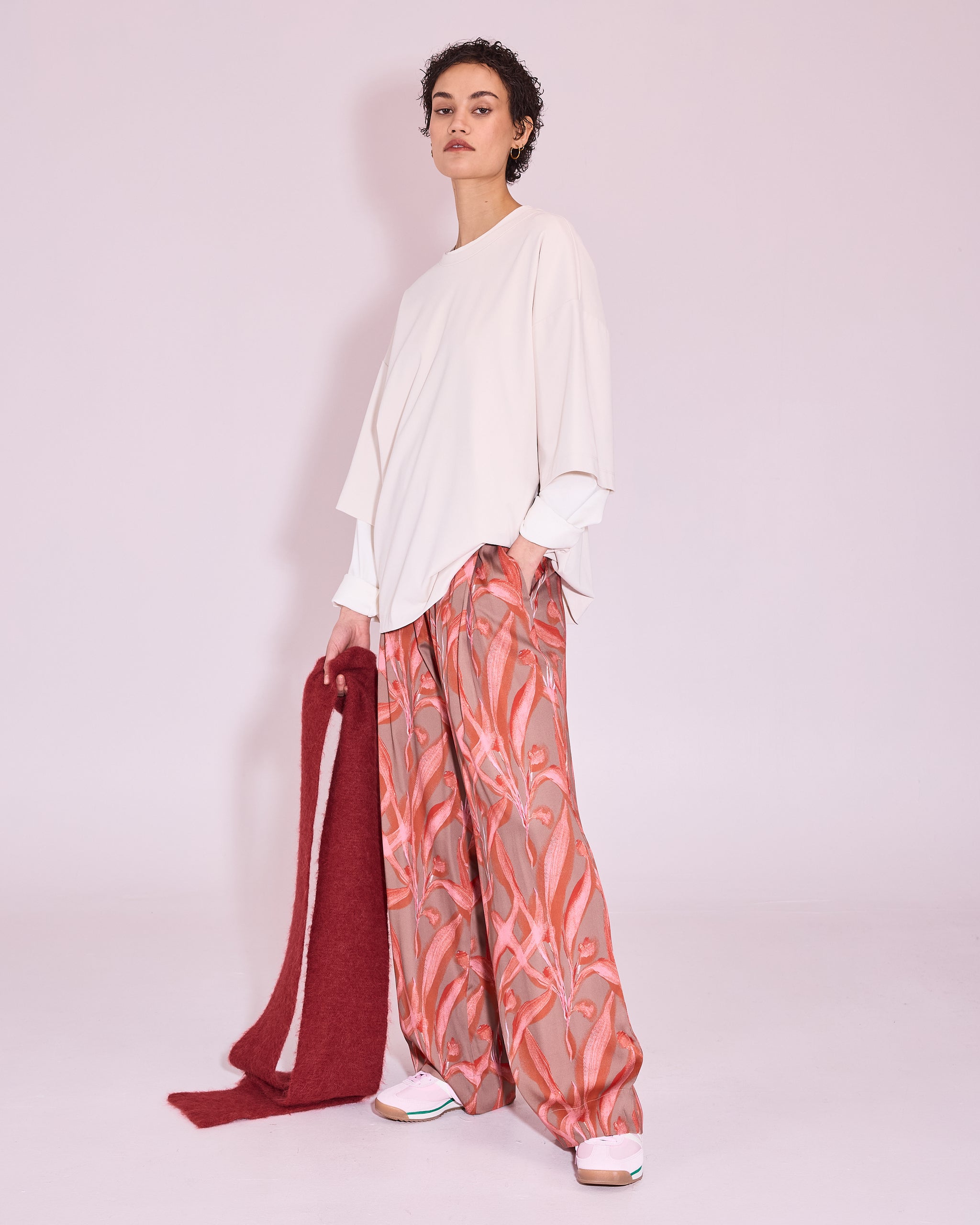Haiko trousers in red leaves