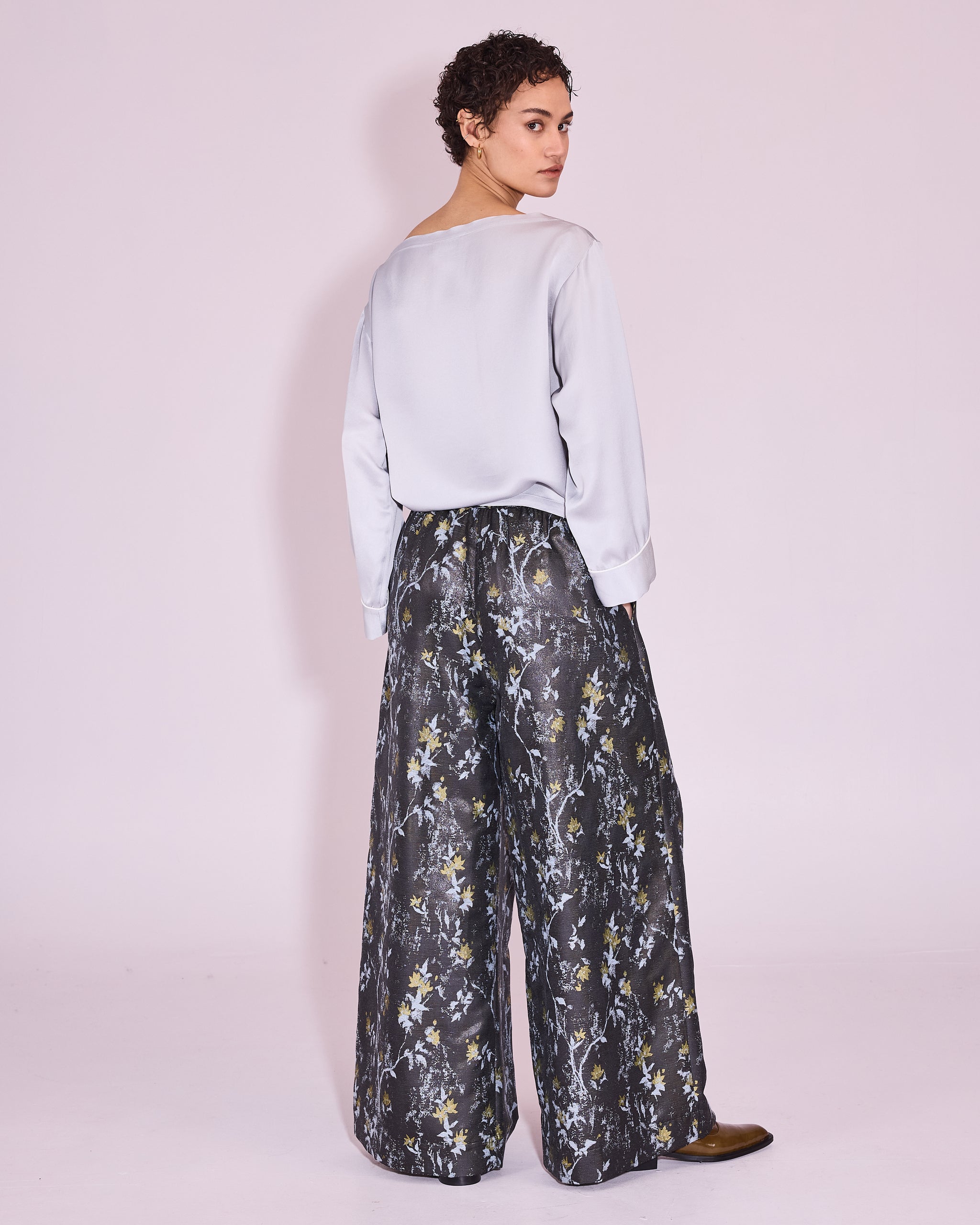 Freddy broek in anthracite floral jacquard