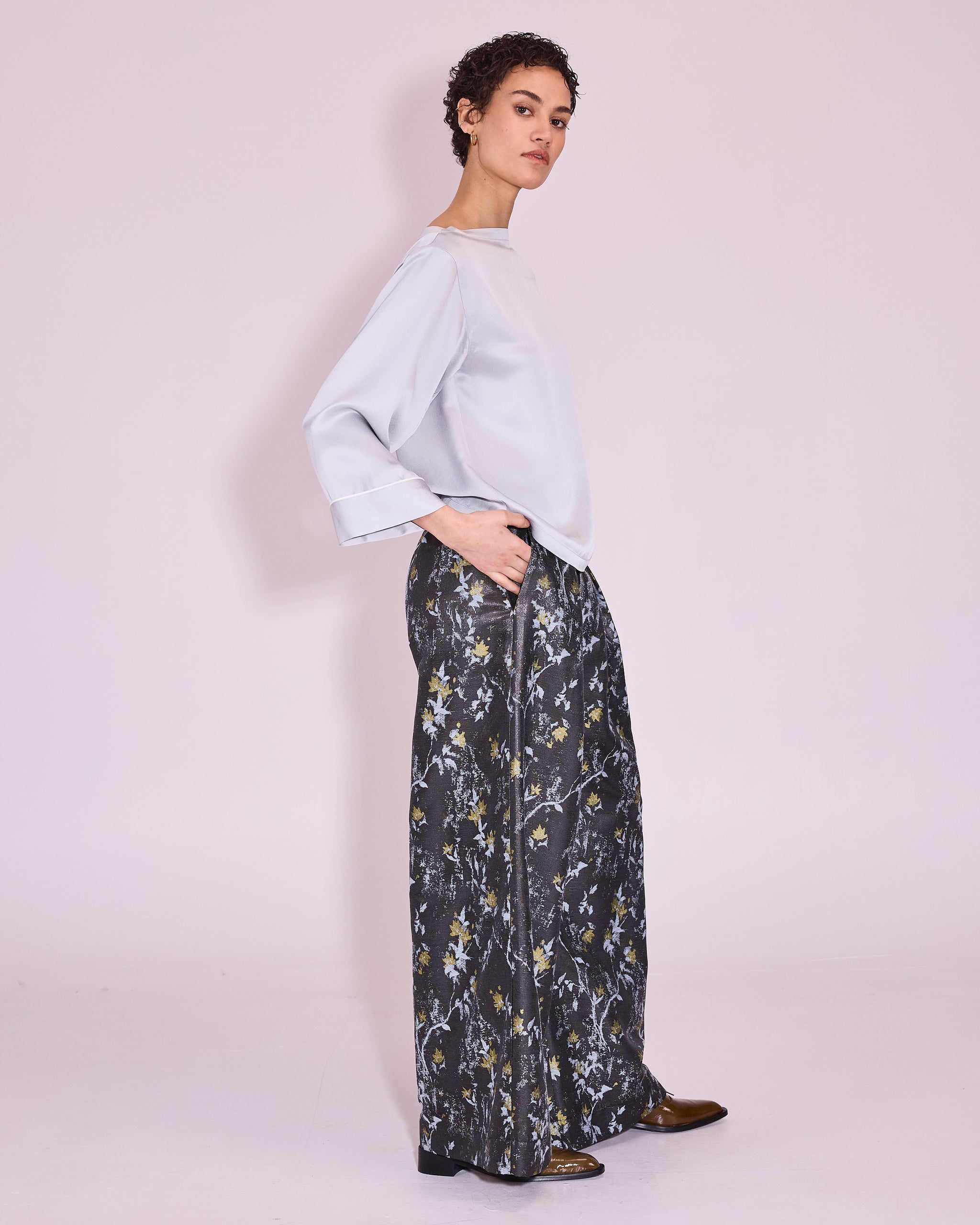 Freddy broek in anthracite floral jacquard