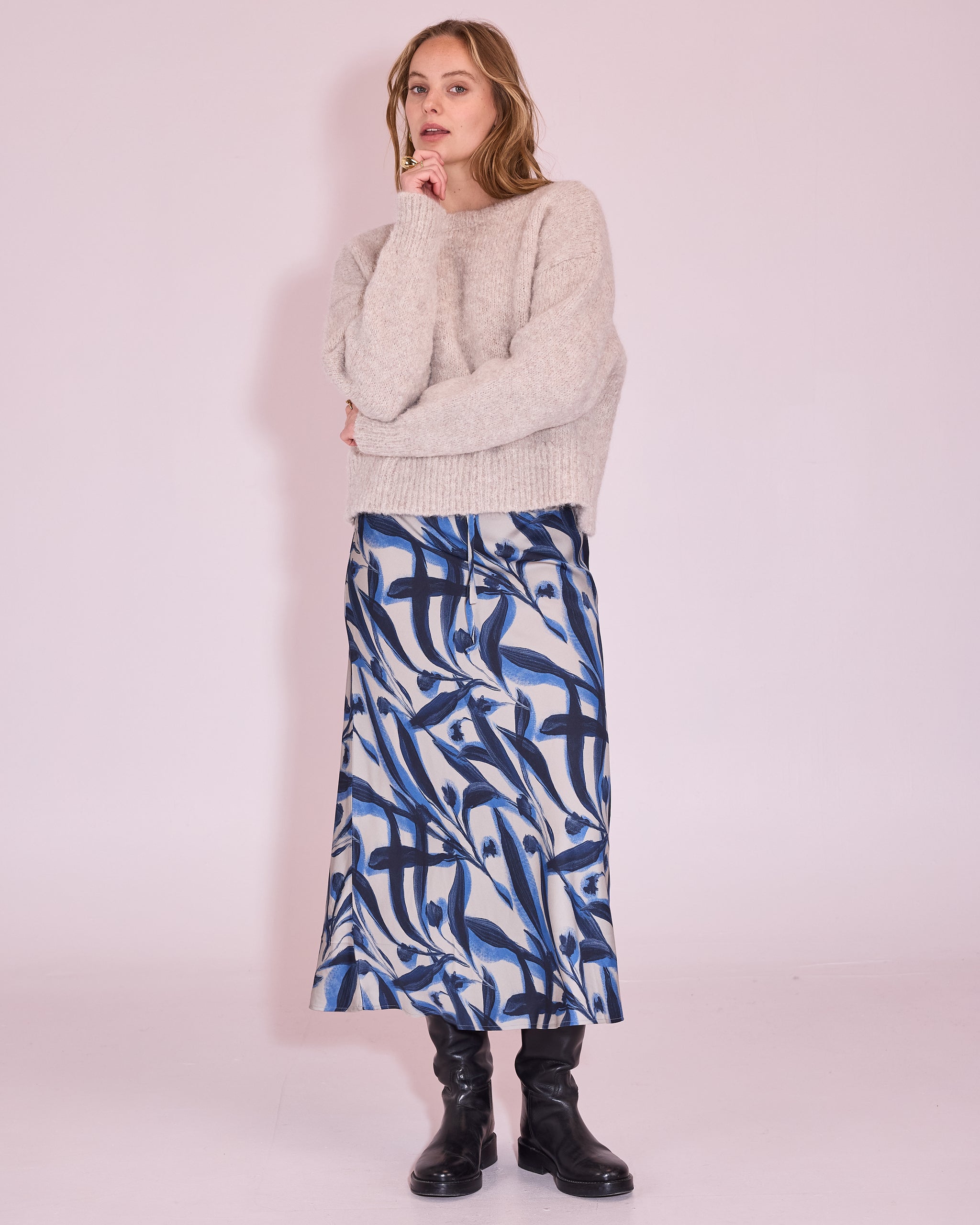 Hinda rok in blue leaves