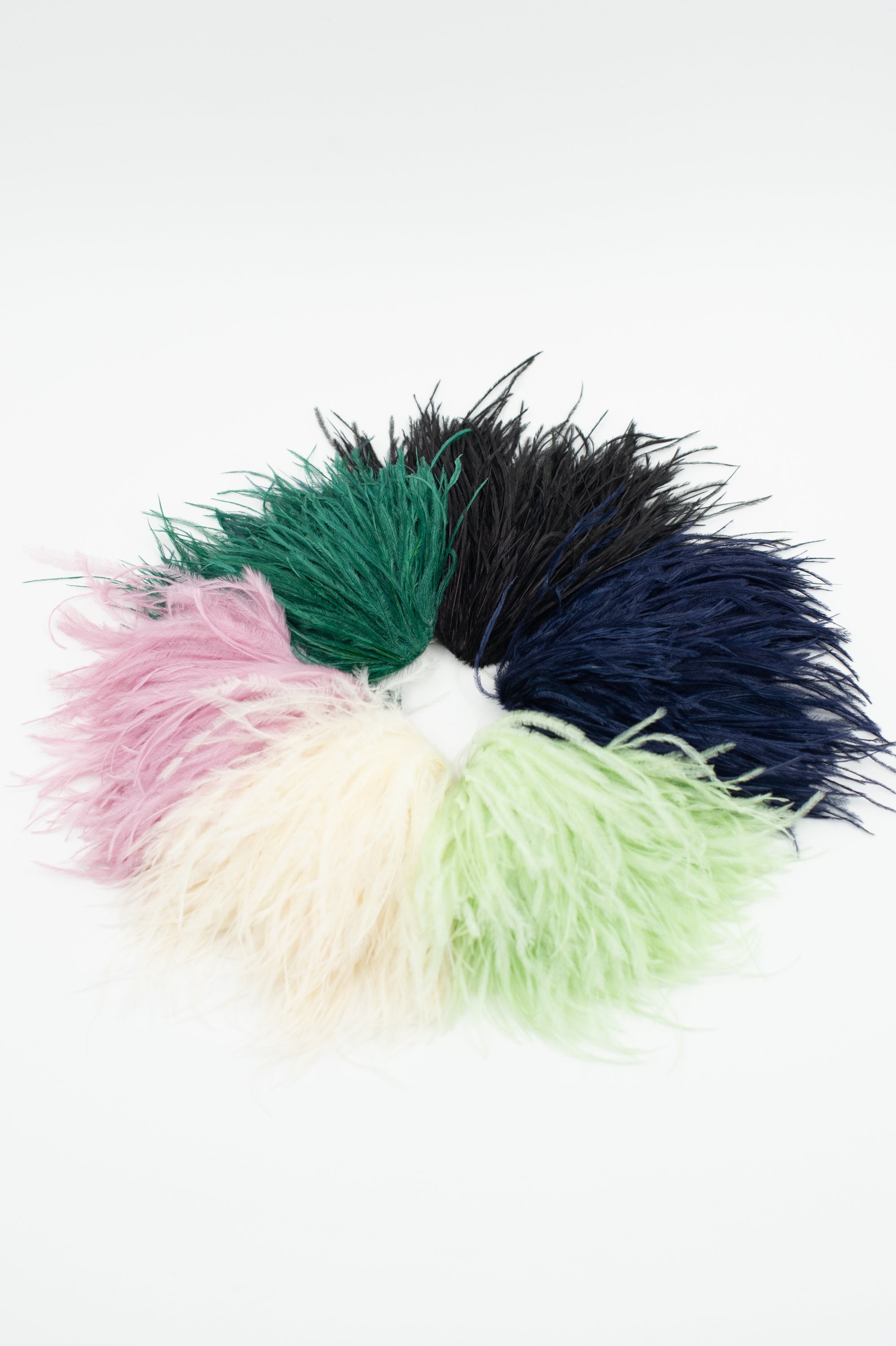Broche Zaza avec plumes vert pin