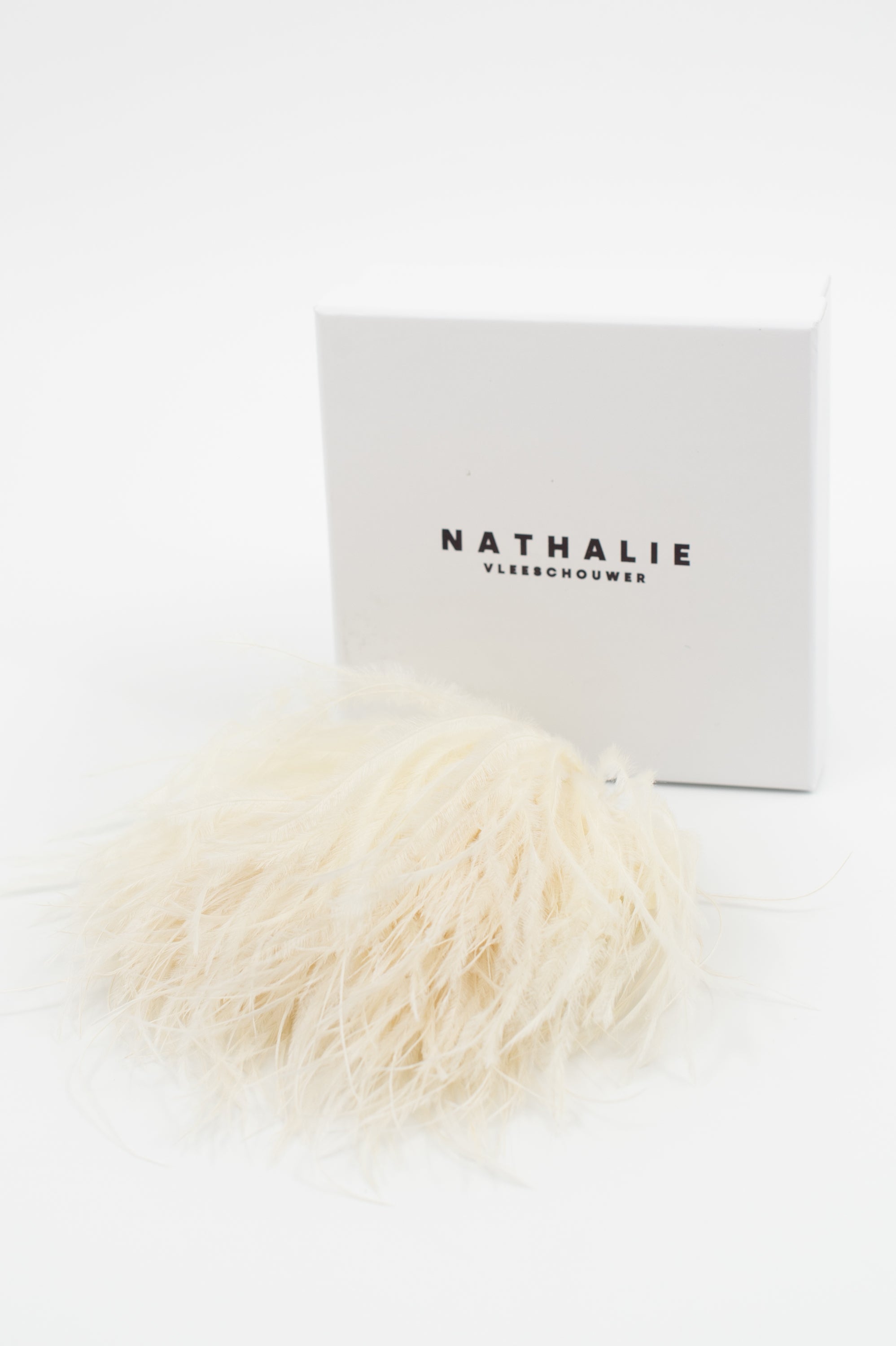 Broche Zaza avec plumes ecru