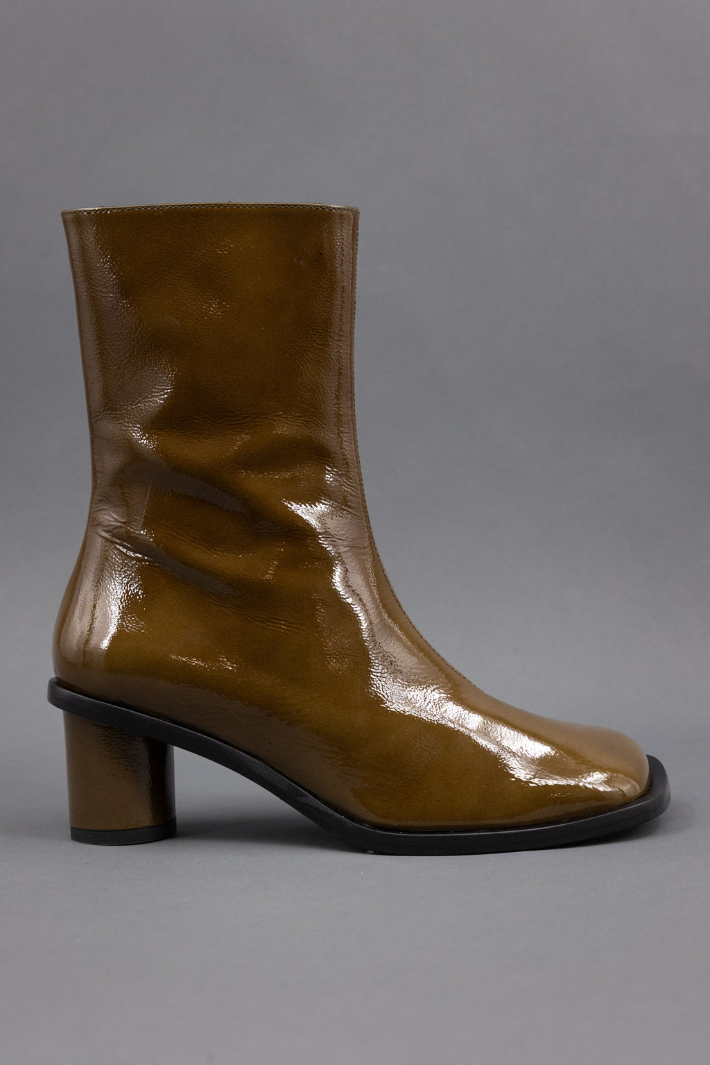 Grada laarsje in patent olive