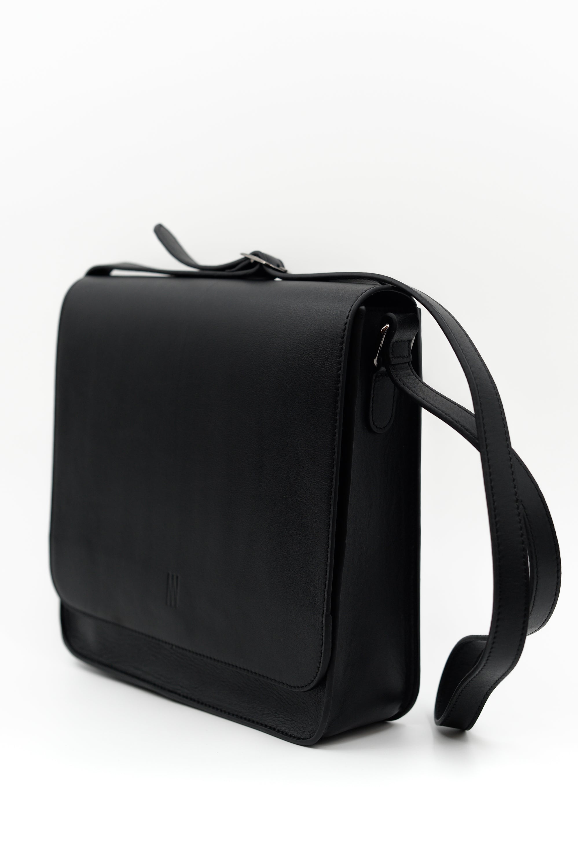 Sac bandoulière moyen en cuir nappa noir