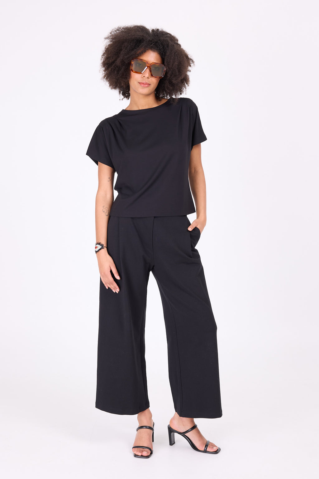 Schwarzes T-Shirt von Zeline