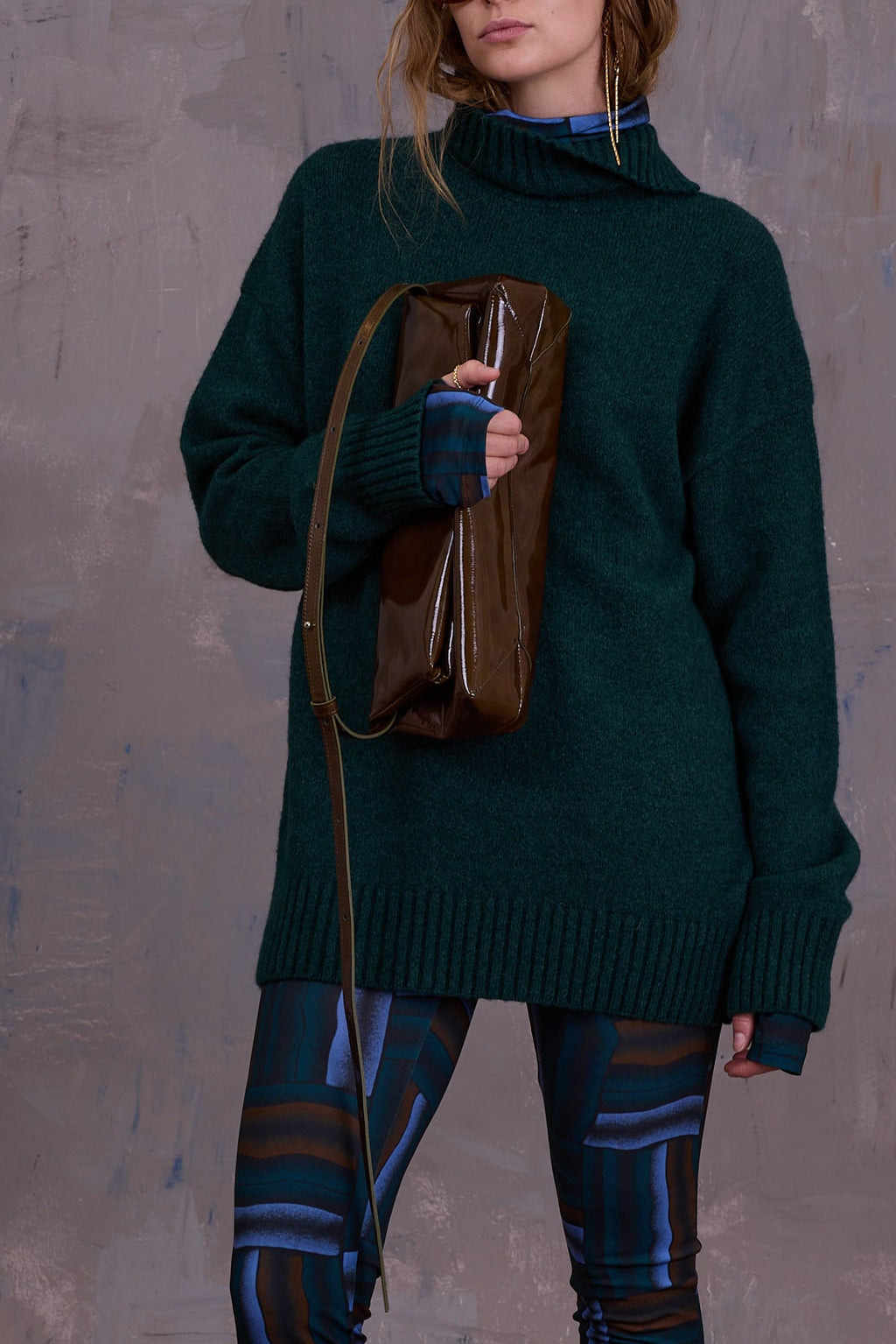 Gennaro handbag in patent olive