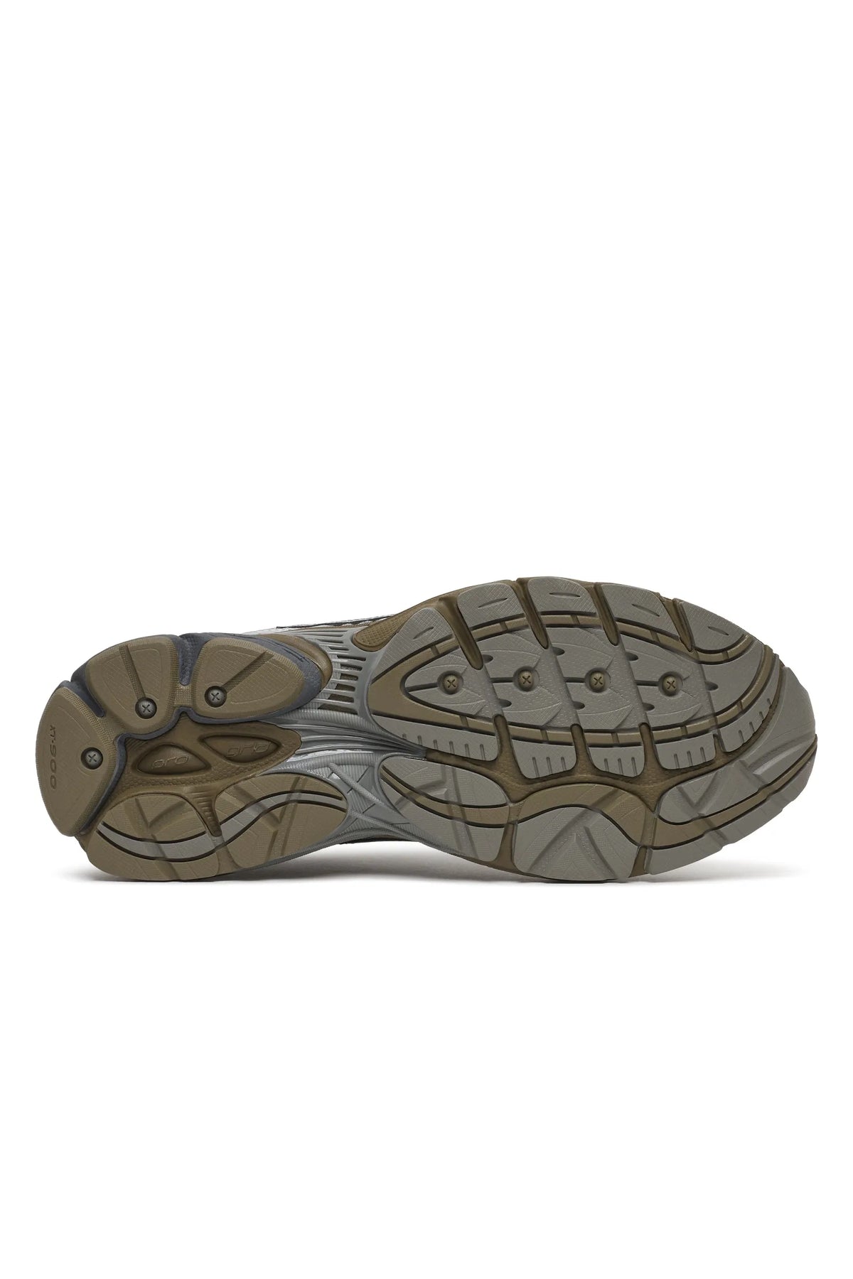 Saucony | ProGrid Omni 9 in Debonair / Silver