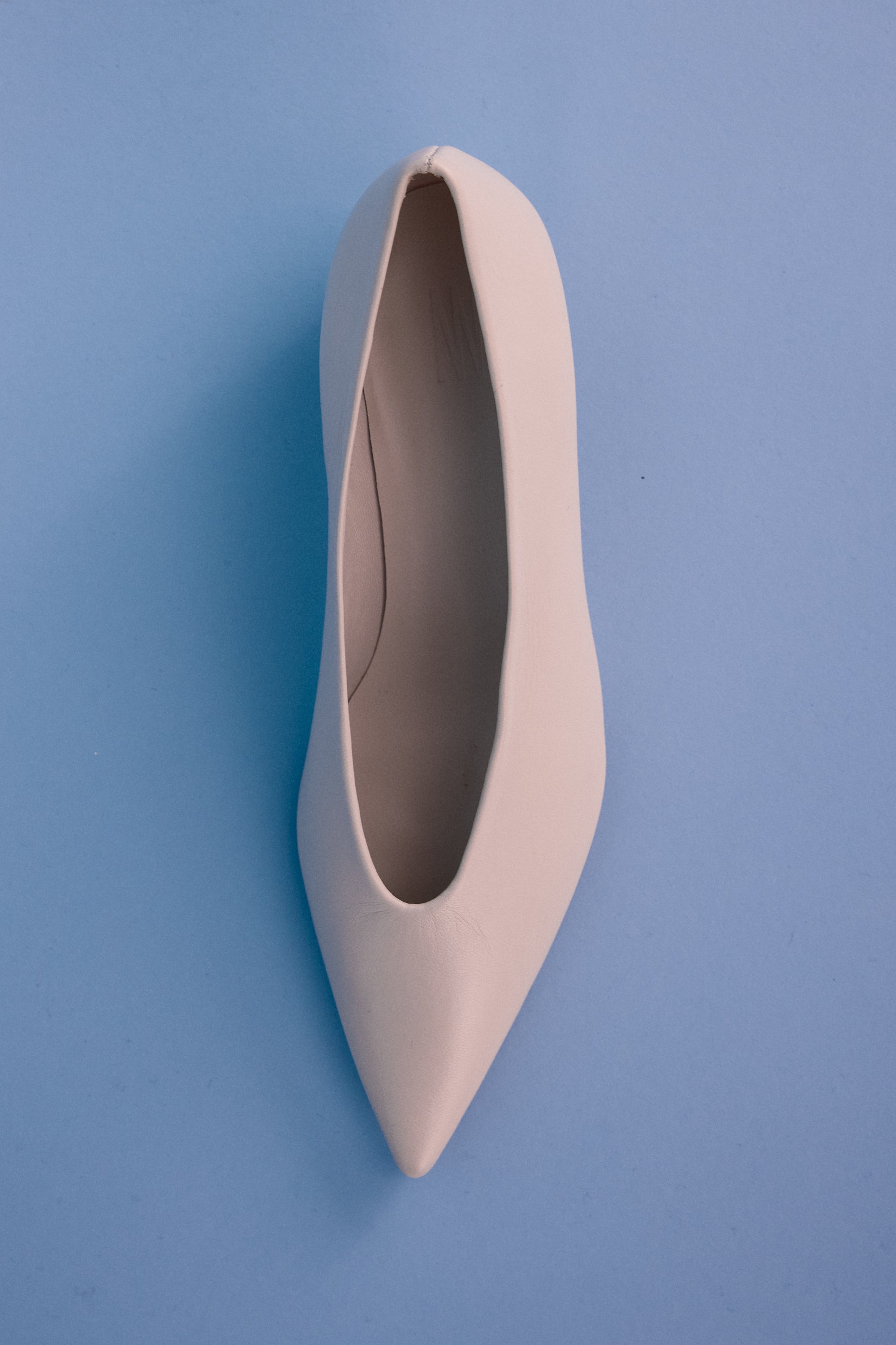 Heaven pump in chalk white